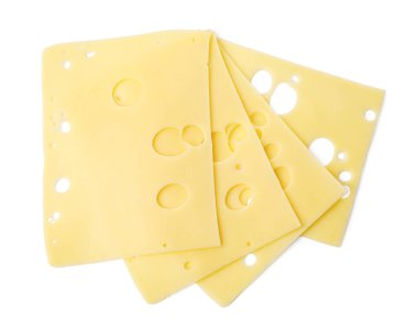 Lezzetli taze peynir dilimleri beyaza izole edilmiş, üst manzara