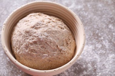 Masada yeni ekşi ekmek var. Metin için boşluk