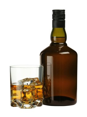 Bardakta viski ve beyaz şarap.