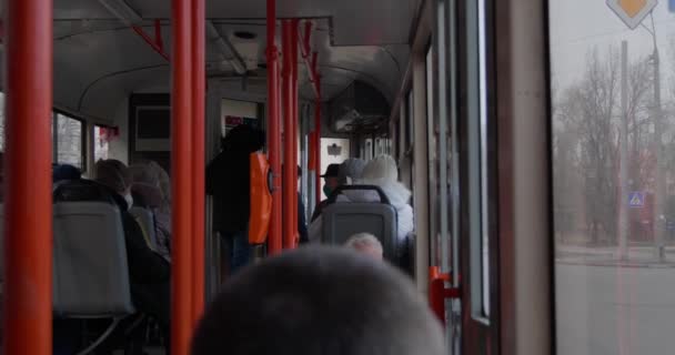 Kiev Oekraïne Januari 2022 Mensen Tram Openbaar Vervoer — Stockvideo