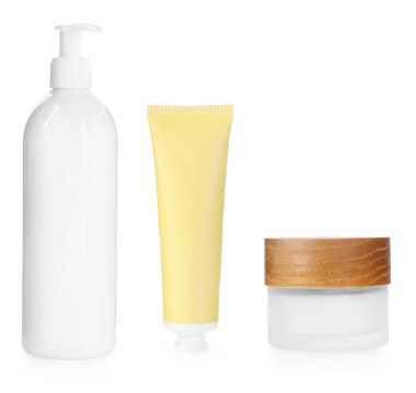 Beyaza izole edilmiş çeşitli vücut kremleri, set. Cilt bakım ürünü