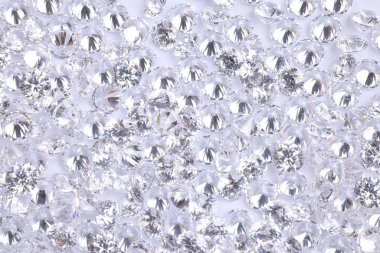 Arka plan olarak birçok güzel pırlanta parlıyor, manzaranın üstünde.