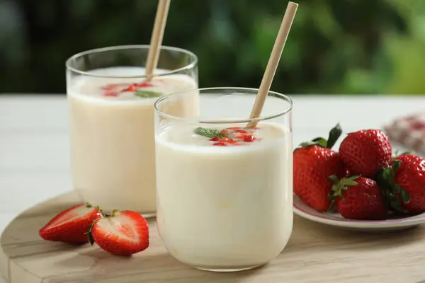 Tasty Yogurt Glasses Strawberries Table Outdoors Closeup — Stock Photo, Image