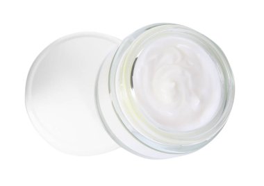 Vücut bakım kremi kavanozu beyaza izole edilmiş.