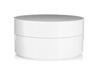 Bir kavanoz vücut kremi beyaza izole edilmiş.