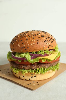 Masada leziz köfteli hamburger.