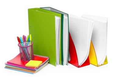 parlak office klasörler ve üzerinde beyaz izole farklı ileti örneği