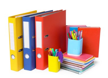 parlak office klasörler ve üzerinde beyaz izole farklı ileti örneği