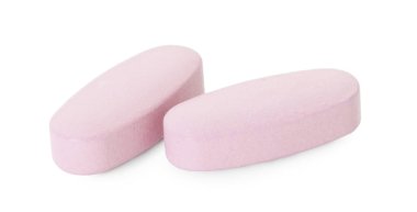 Beyaza izole edilmiş vitamin hapları. Sağlık takviyesi