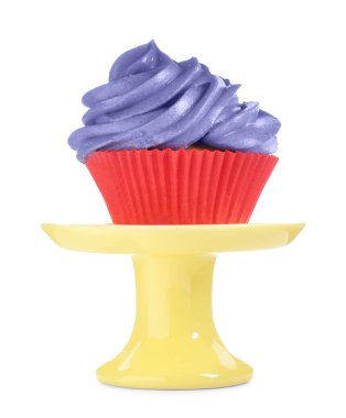 Beyaz üzerine menekşe kremalı enfes kek.