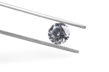 Cımbızla bembeyaz parlayan pırlanta