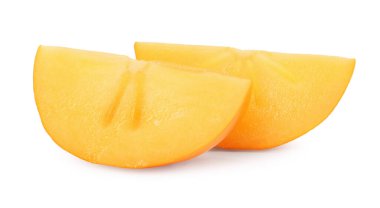 Taze hurma parçaları beyaza izole edilmiş.