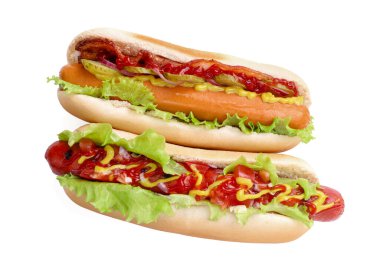 Farklı malzemeli lezzetli sosisliler. Beyaz, üst manzara.