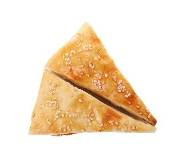 Lezzetli taze poğaçalar beyaza izole edilmiş, üst manzara