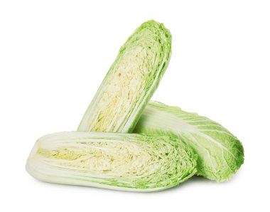 Çin lahanalarının tamamı ve yarısı beyaza izole edilmiş.