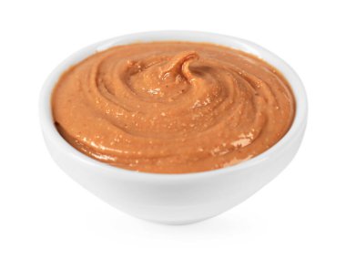 Lezzetli fındık ezmesi beyaz kasede izole edilmiş