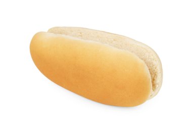 Bir taze sosisli çöreği beyazda izole edilmiş.