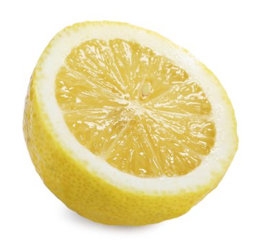 Limonun yarısı beyaza izole edilmiş. Citrus meyvesi.