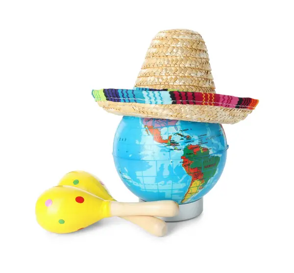 Globe Med Mexikansk Sombrero Hatt Och Maracas Isolerad Vit — Stockfoto