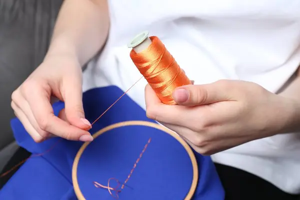 Woman Spool Thread Embroidering Cloth Closeup Fotografia De Stock