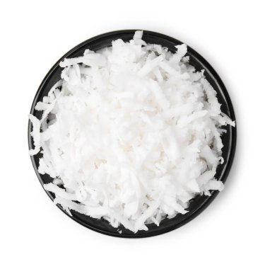 Kasedeki hindistan cevizi taneleri beyazda izole edilmiş, üst manzara