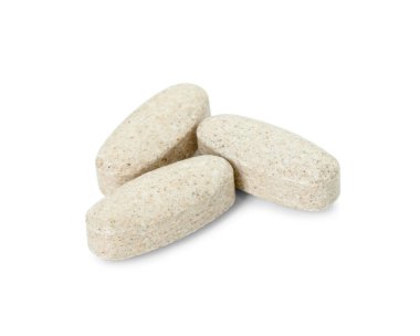 Beyaza izole edilmiş vitamin hapları. Sağlık takviyesi