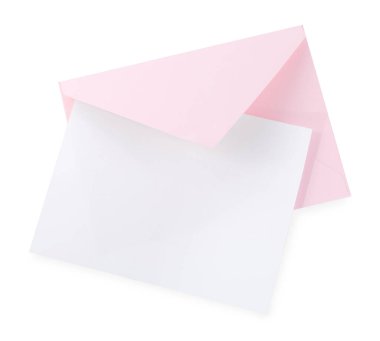 Beyaz, üst görünümde izole edilmiş boş kart ve mektup zarfı