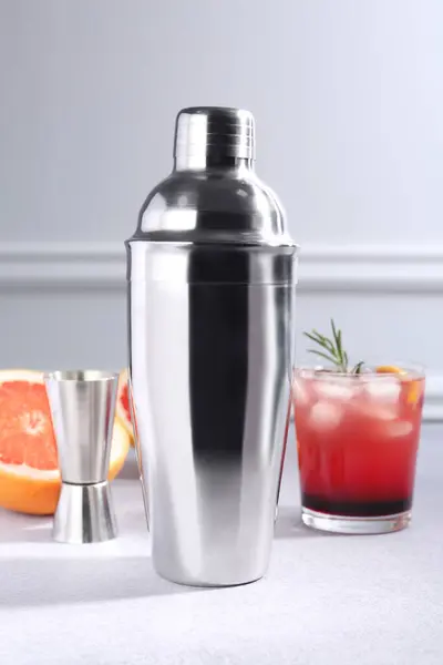Metal Shaker Delicious Cocktail Jigger Grapefruit Light Grey Table — Stock Photo, Image