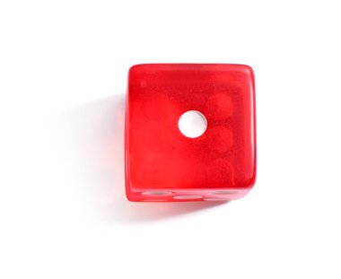 Bir kırmızı zar beyaz, üst görünümde izole