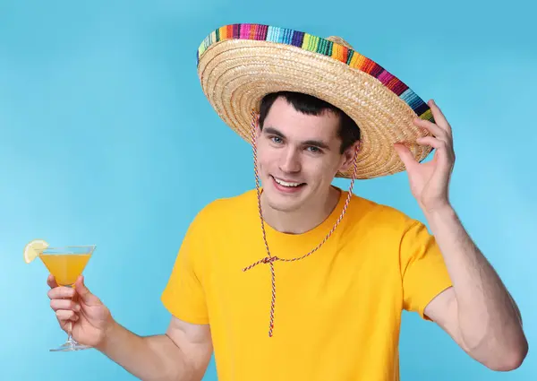 Young Man Mexican Sombrero Hat Cocktail Light Blue Background — Stock Photo, Image