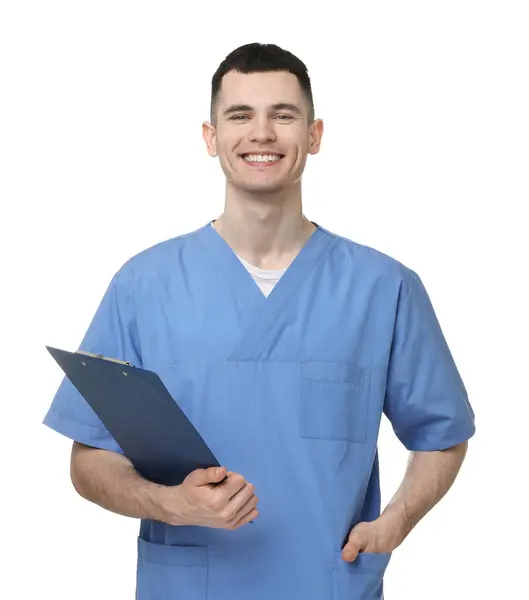 Potret Asisten Medis Yang Tersenyum Dengan Papan Klip Latar Belakang — Stok Foto