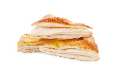 Beyaz üzerine izole edilmiş enfes taze poğaçalar.