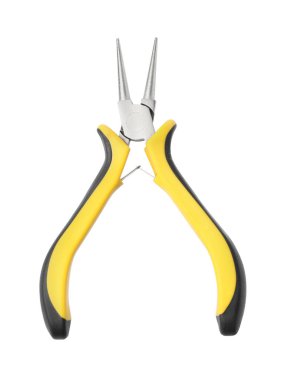 Yeni yuvarlak burun pensesi beyaza izole edilmiş.