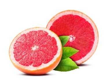 Beyazlara ayrılmış greyfurt dilimleri.