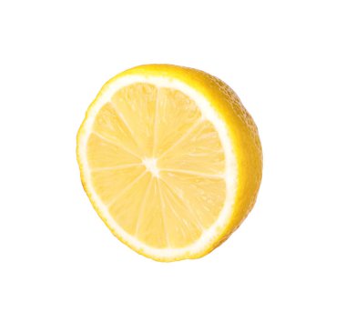 Citrus meyvesi. Dilimlenmiş taze limon beyaza izole edilmiş.