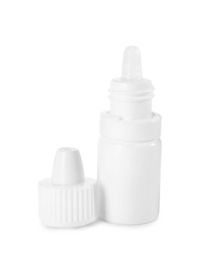 Bir şişe tıbbi damla beyaza izole edilmiş.