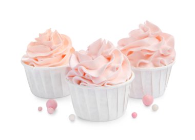 Kremalı ve beyaz üzerine serpiştirilmiş lezzetli kekler.