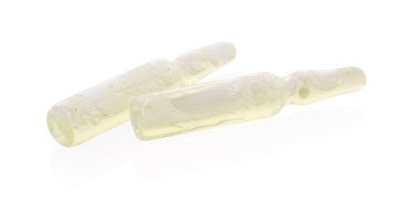 Beyaz üzerine sıvı yalıtılmış cam ampuller