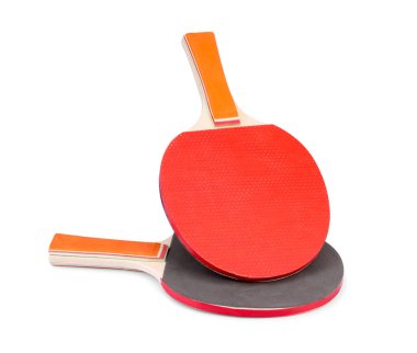 Ping pong raketleri beyaza izole edilmiş. Spor malzemeleri.