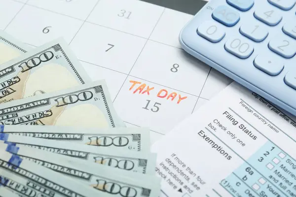 Tax Day Document Dollar Banknotes Calculator Calendar Date Reminder Fotos De Stock