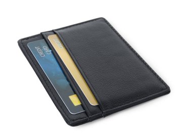 Plastik kredi kartı olan siyah kart sahibi beyaza izole edilmiş.