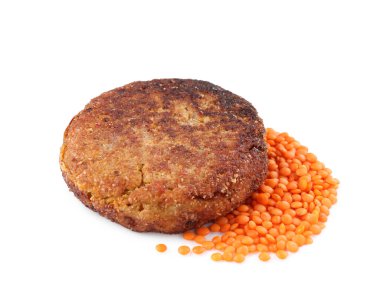 Lezzetli mercimek pirzolası ve beyaz üzerine izole edilmiş tohumlar. Vejetaryen ürünü.