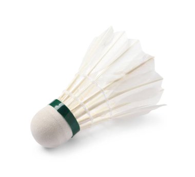 Bir tüy badminton mekik horozu beyazda izole edilmiş