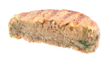 Lezzetli vejetaryen pirzolasının yarısı beyaza izole edilmiş.