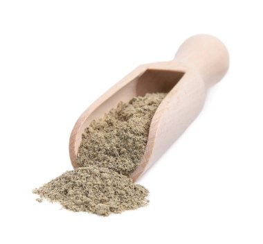 Aromatik baharat. Karabiber kepçesi beyaza izole edilmiş.