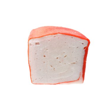 Lezzetli yengeç çubuğu beyaza izole edilmiş.