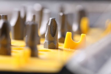 Tornavida biti bulanık arkaplanda ayarlandı, kapat