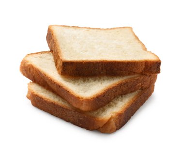 Taze ekmek parçaları beyaza izole edilmiş.