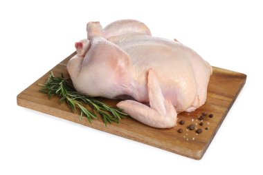 Beyaz baharatlı taze çiğ tavuk.