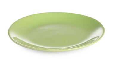 Bir yeşil seramik tabak beyaza izole edilmiş.